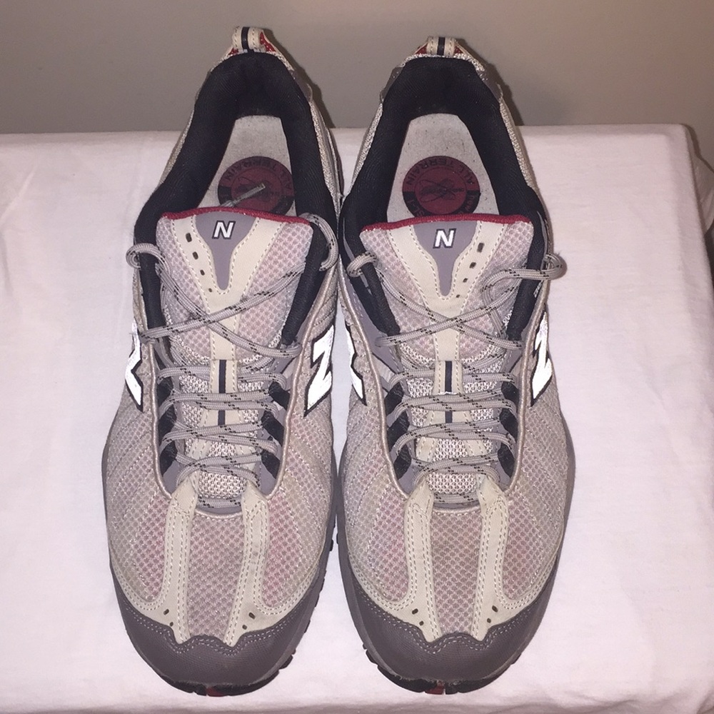 🏃🏼‍♀️New Balance 607  shoes Size 11 EUC